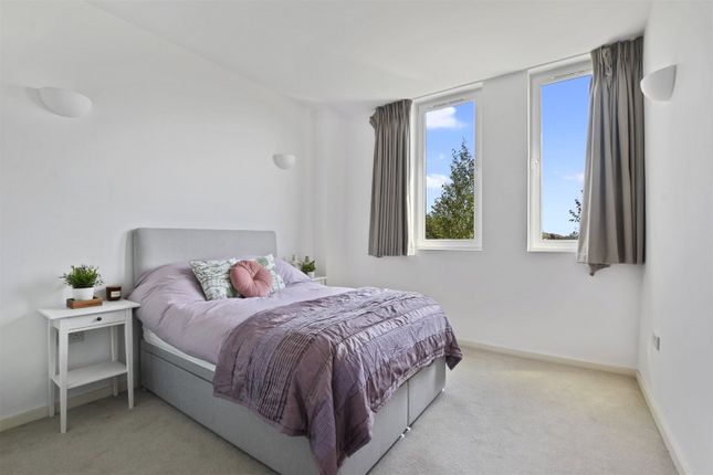 Flat for sale in Canning Road, London