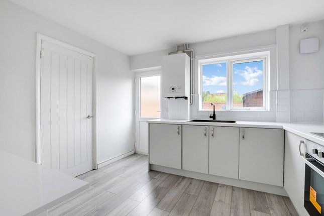10 Lauriston Drive, Nottingham photo 4