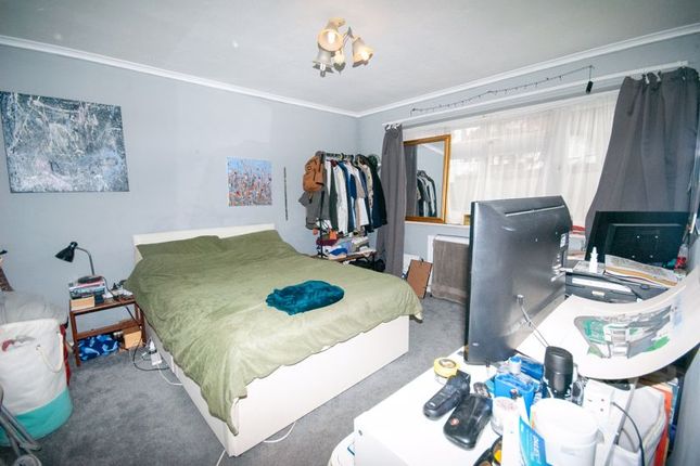 Flat for sale in Leighton Avenue, Leigh-On-Sea