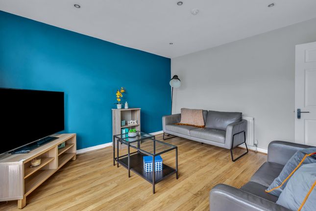 10, ST ANNES DRIVE, Leeds photo 3