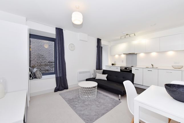 Flat 2, 15, Sheet Street, Windsor photo 2