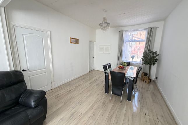 8, Willow Brook Road, Leicester photo 4