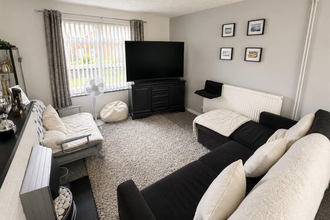 7, Taunton Avenue, Corby photo 3