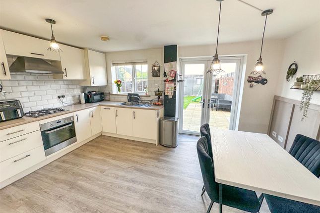 14, Michaels Drive, CORBY photo 3