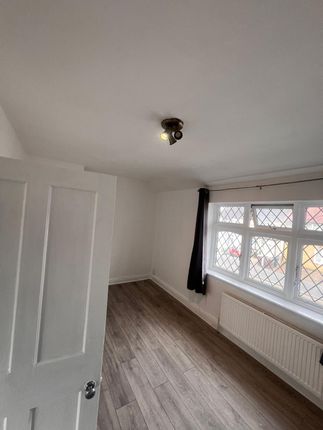 Aylmer Road, Dagenham photo 4
