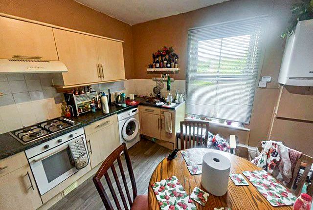 16a, High Road, Chilwell photo 2