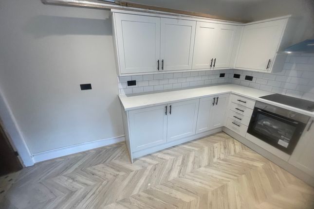 128, Southport photo 2