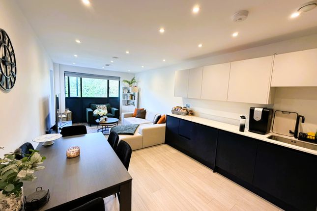 Flat 6, Nord Court, 274 Church Road, London photo 5