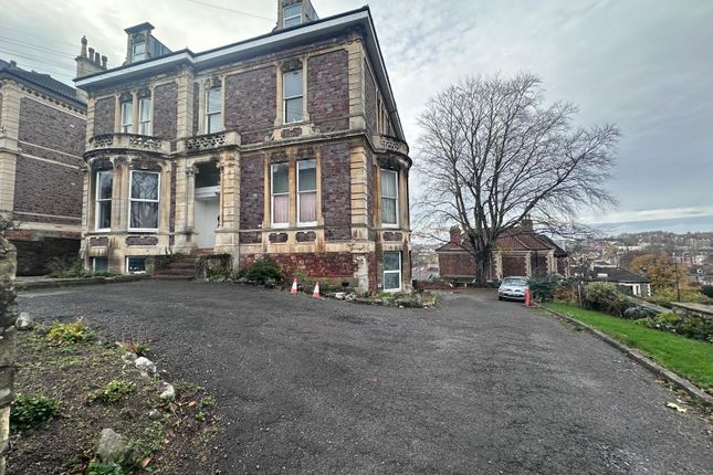 Impressive Period House With Ornate Stone Detailin...