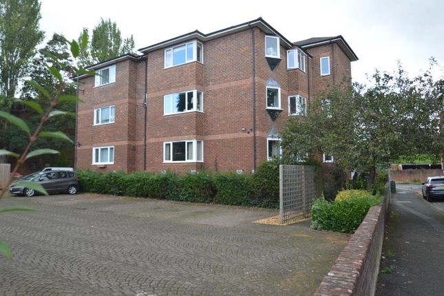 St. Marks Road, Windsor SL4, 2 bedroom flat for sale - 68290679 ...
