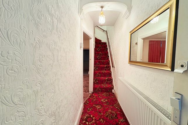 16 North Street, Mountain Ash photo 2
