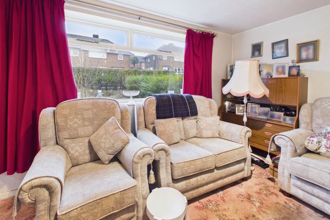 5, Woodbrook Close, Halifax photo 3