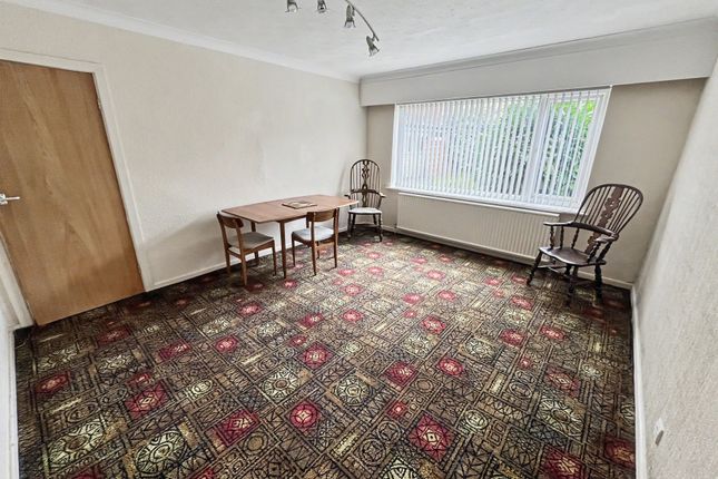 125 Sunny Bank Road, Bury photo 4