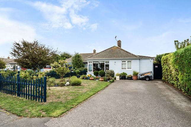 3-bed semi-detached on 39 Gainsborough Drive, Chichester, £385,000