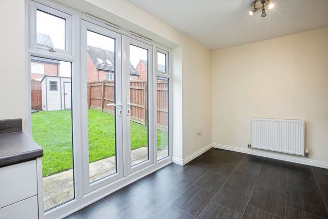Weavers Way, Alfreton photo 3