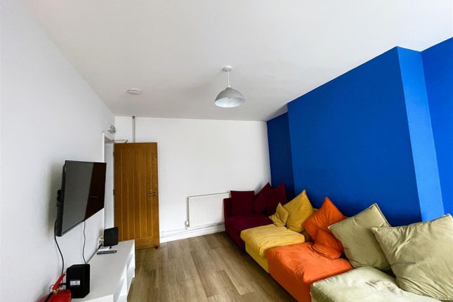 Room 4, 100 Seaford Street, Stoke-On-Trent photo 3