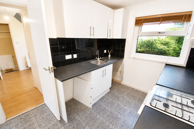 16, Midfield Court, Northampton photo 4