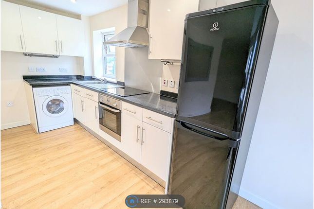 Flat  Caxton Lodge, Dellsome Lane, Welham Green photo 4