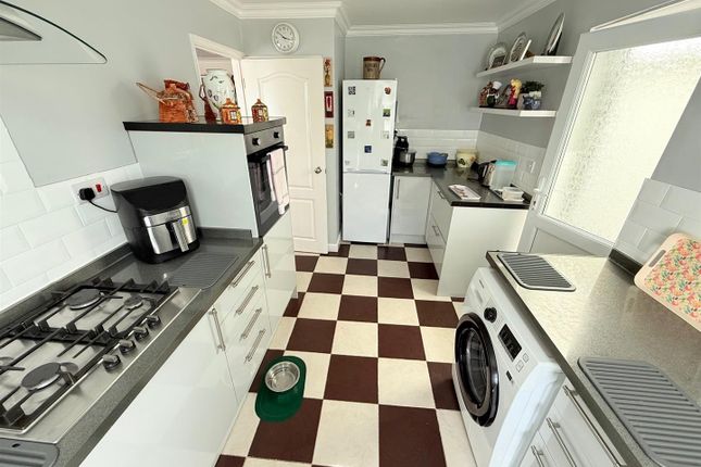 43, Halt Road, Great Yarmouth photo 3
