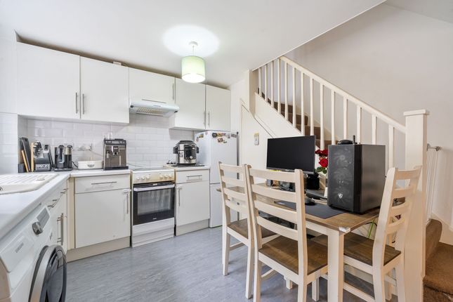 1 Rowan Walk, Chatham photo 2