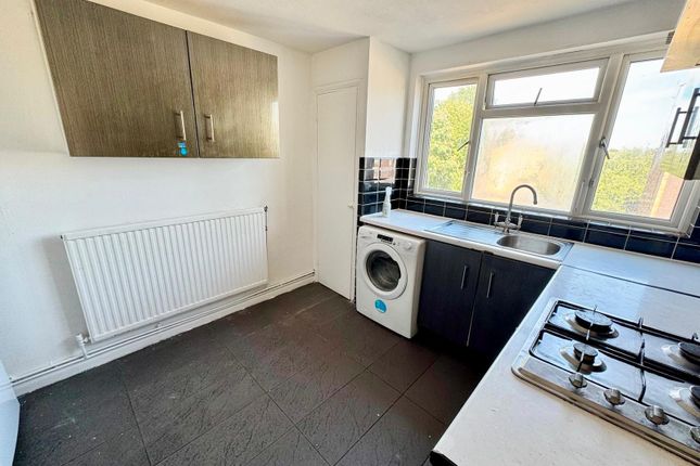 Flat 8, Birch House, Acacia Road, LONDON photo 4