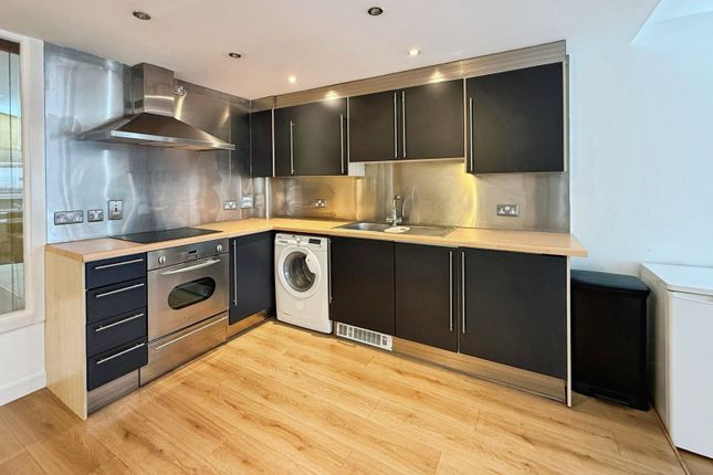 Flat 23, 14, Park Row, West Yorkshire photo 4