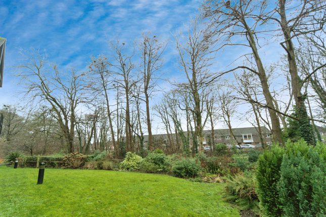6 Foxmead Court,, Meadowside, Pulborough photo 2