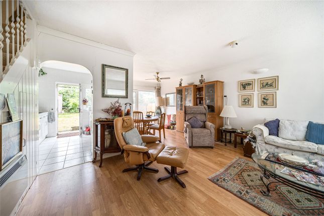 8, St. Regis Close, London photo 3