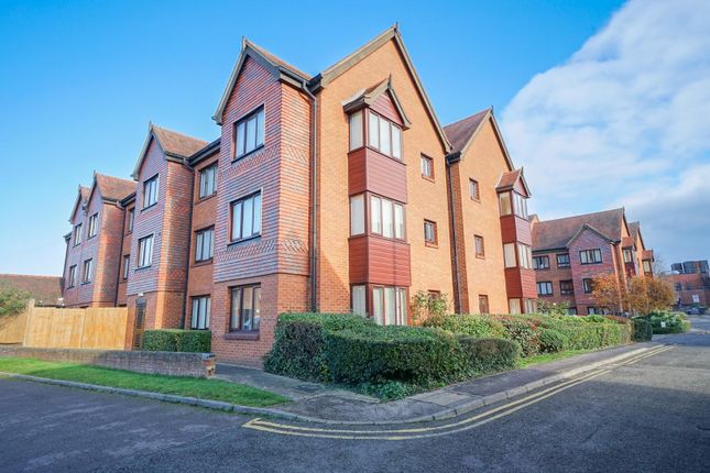 Thumbnail Flat for sale in Rosebery Court, Water Lane, Leighton Buzzard