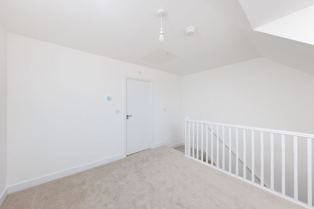 9 Snetterton Drive - Wyatt RL, Leaf Living at Bucklers Park, Crowthorne, Berkshire, RG45, Crowthorne photo 3