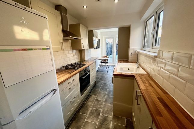 16, York Road, WATFORD photo 4