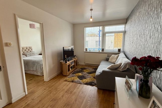 Portland House,Flat 3, High Street, Sheerness photo 2
