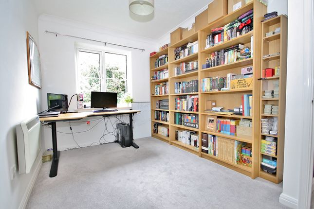Flat for sale in Anchor Hill, Knaphill, Woking, Surrey