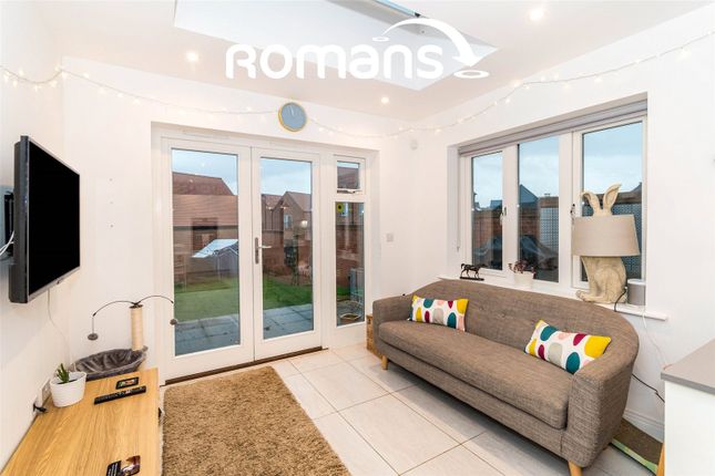7, Roman Drive, Hampshire photo 3