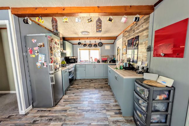6, Clanna Park, Lydney photo 4