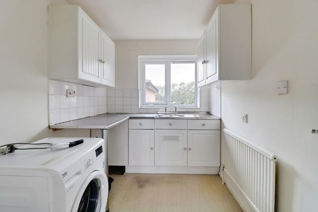 86, Littlebury Green, Basildon photo 2