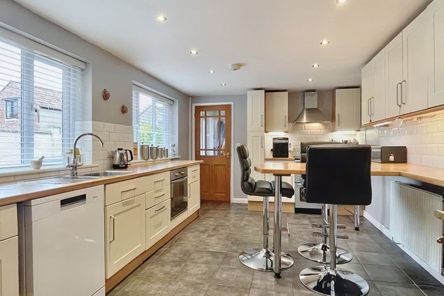 8, Woodborough Road, Winscombe photo 2