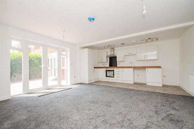Flat 2, Southwinds, 17 Chase Road, Burntwood photo 2