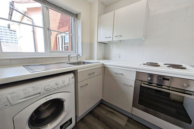 57 Captains Place, Southampton photo 5