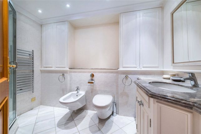 Flat for sale in Porchester Gate, Bayswater Road