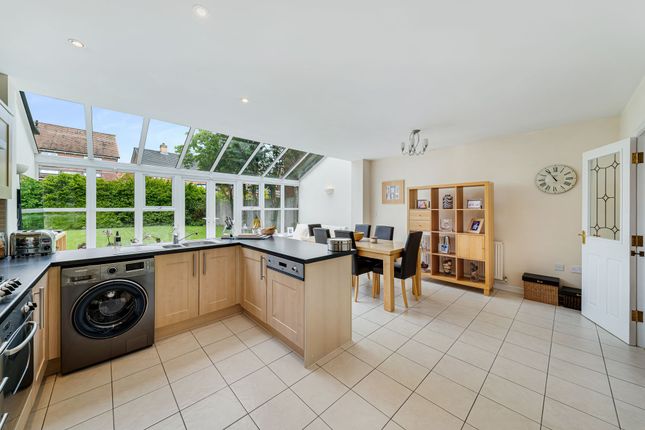 5 Lindisfarne Court, Widnes photo 4