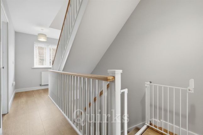 18, Abingdon Close, Basildon photo 4