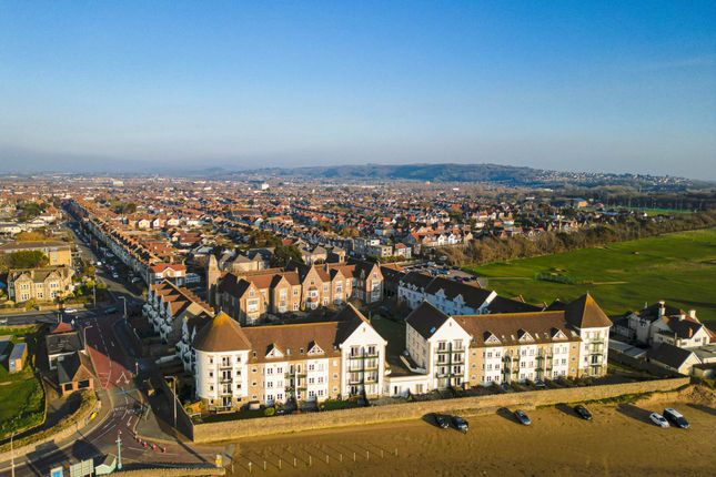 1-bed flat on Royal Court, Beach Road, Weston-Super-Mare BS23, £140,000