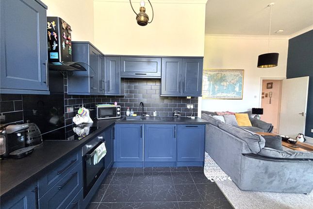 Flat 5, Derutzen,, Market Street, Pembrokeshire photo 3