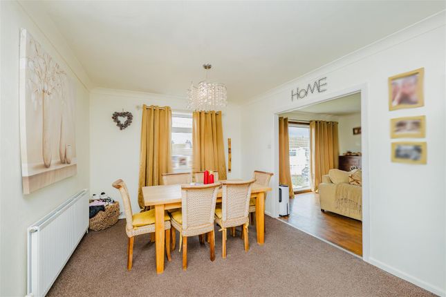 8, St. Brannocks Close, Barry photo 4