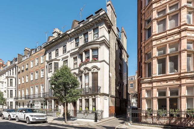 Thumbnail Town house for sale in Harley Street, London