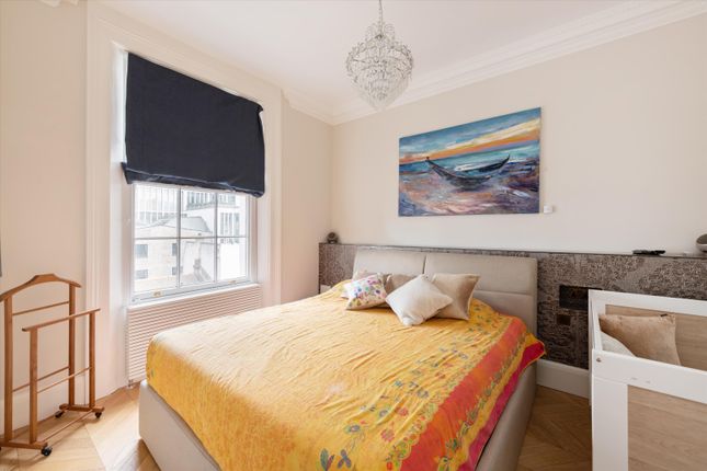 Flat for sale in Westbourne Terrace, Bayswater, London
