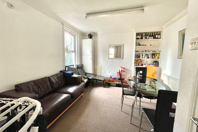 Room 4, Bournemouth photo 5