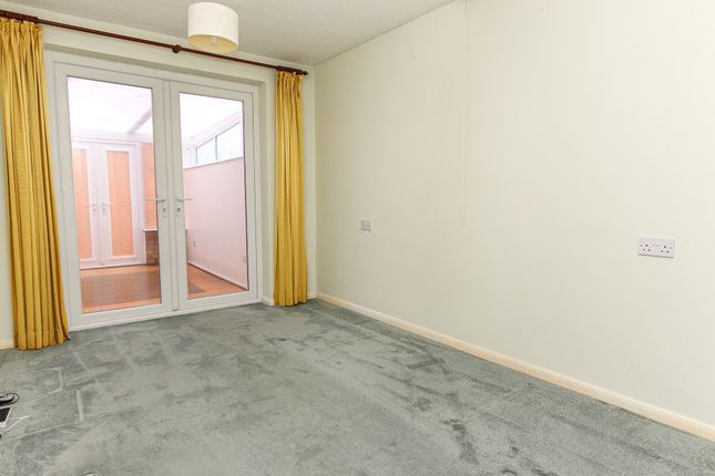 94, Roche Way, Wellingborough photo 4