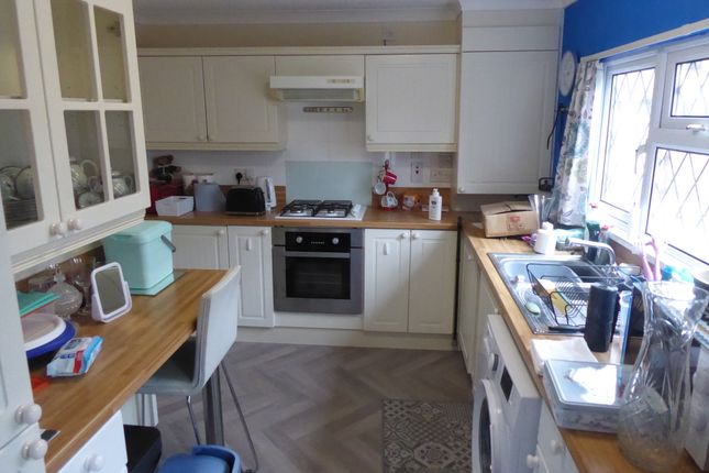 2, Devon Close, College Town, Sandhurst photo 3